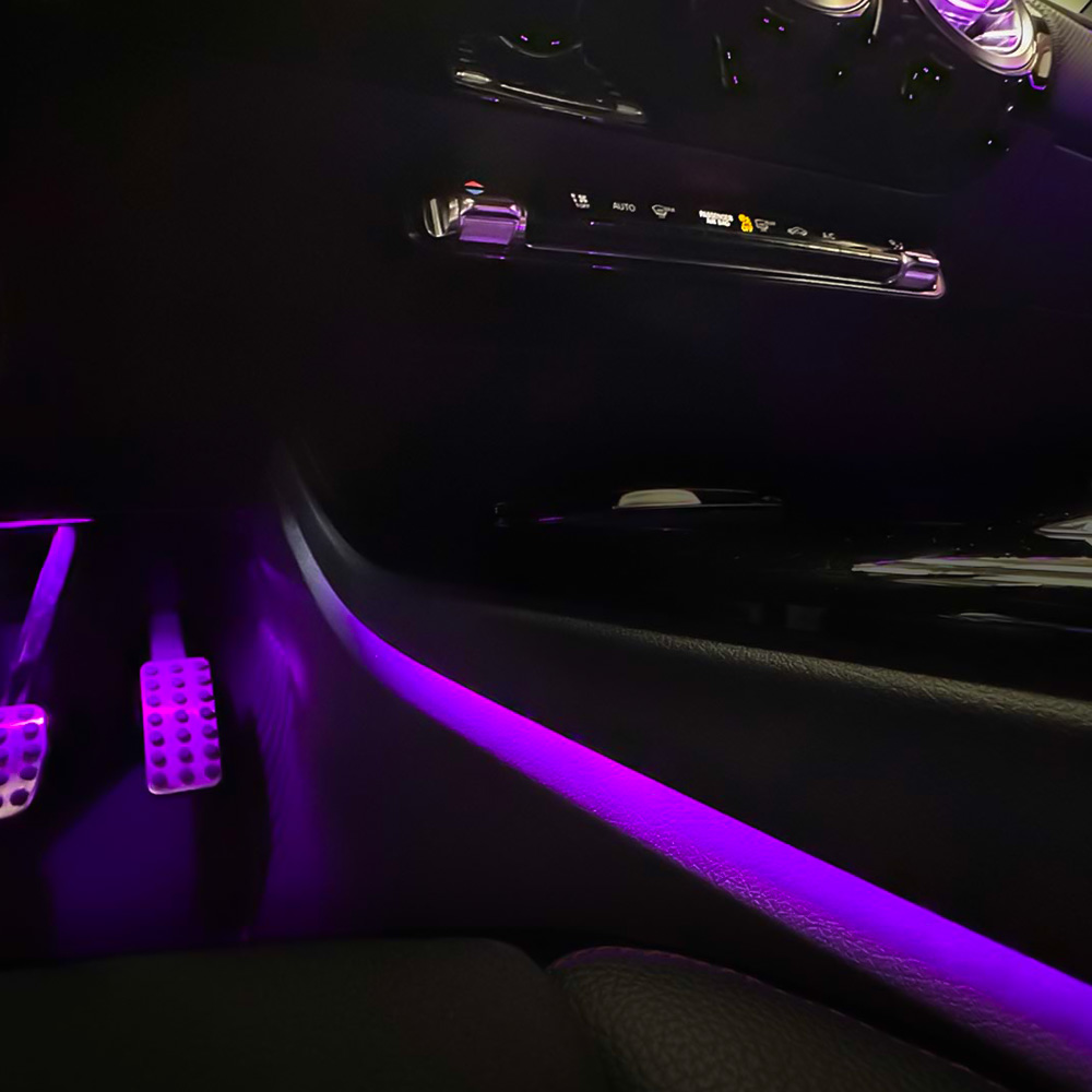 Photo de la console centrale de la Mercedes Classe A éclairée